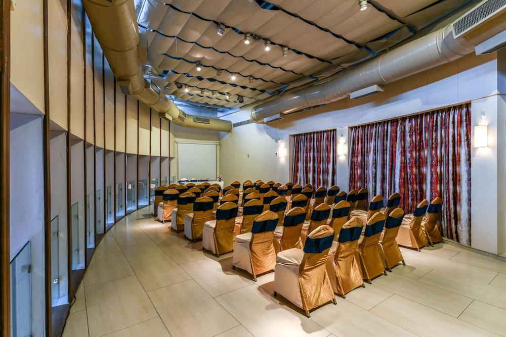 The Regale By Tunga Otel Mumbai Dış mekan fotoğraf