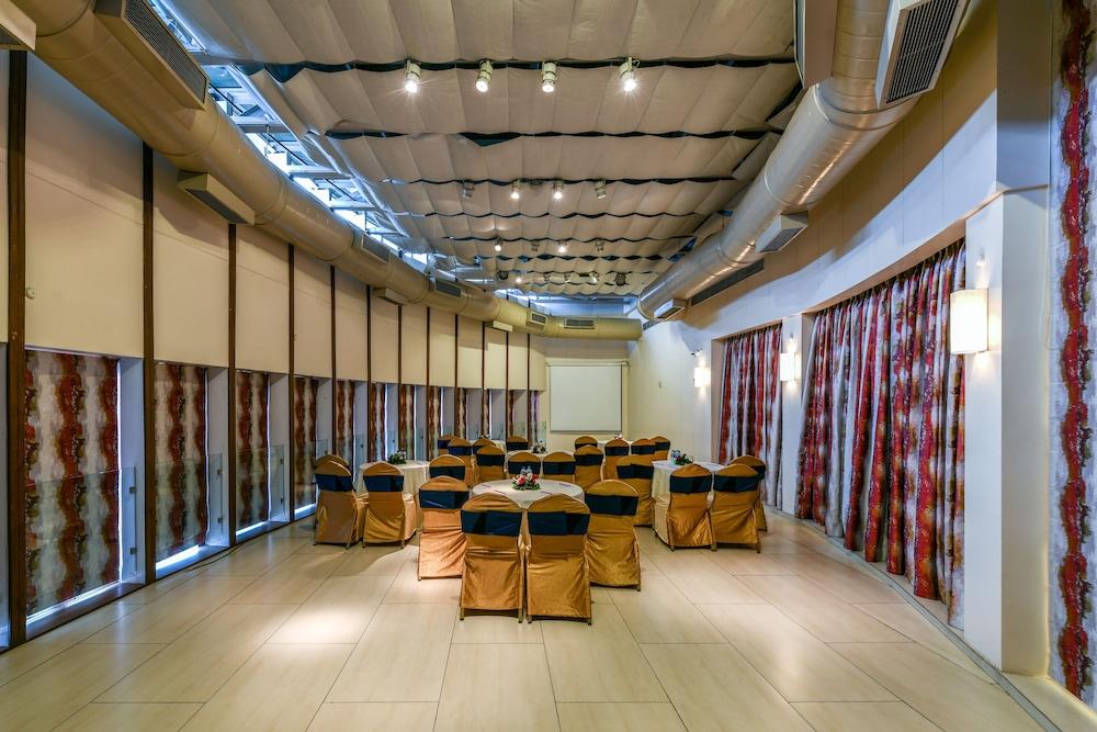 The Regale By Tunga Otel Mumbai Dış mekan fotoğraf
