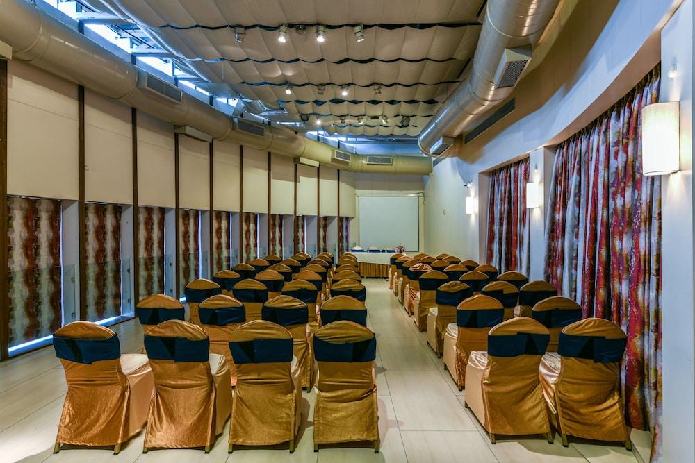 The Regale By Tunga Otel Mumbai Dış mekan fotoğraf