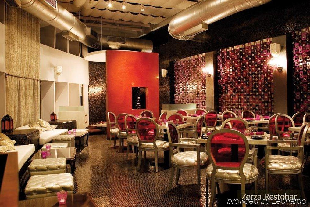 The Regale By Tunga Otel Mumbai Restoran fotoğraf