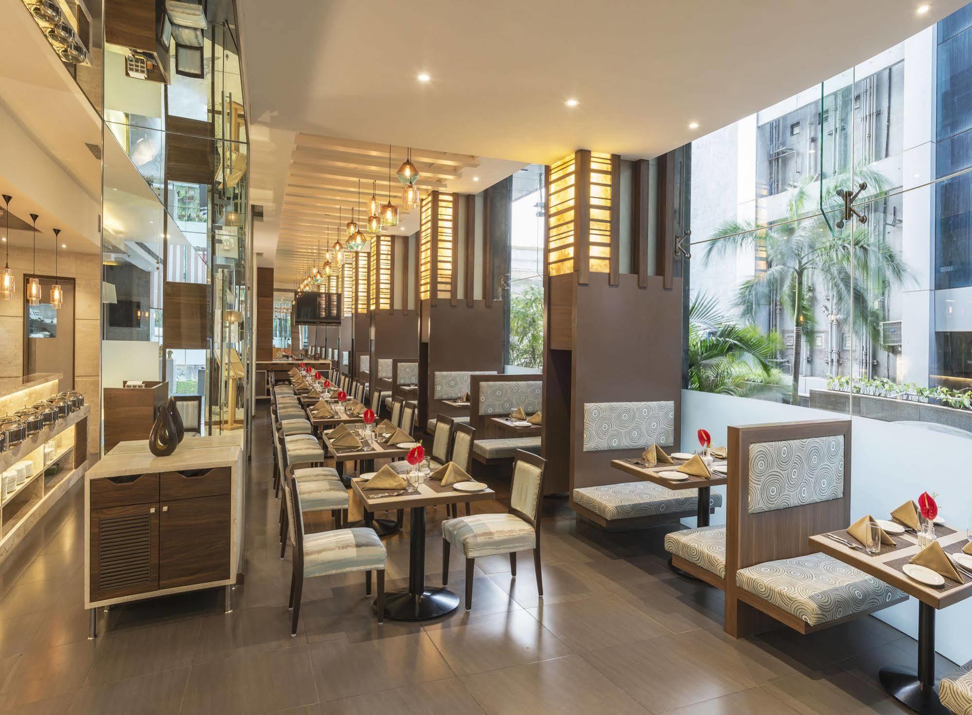 The Regale By Tunga Otel Mumbai Dış mekan fotoğraf