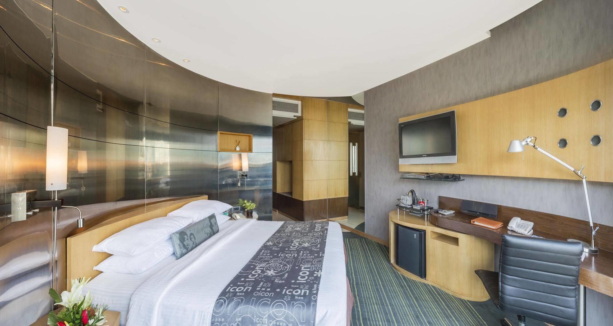 The Regale By Tunga Otel Mumbai Dış mekan fotoğraf
