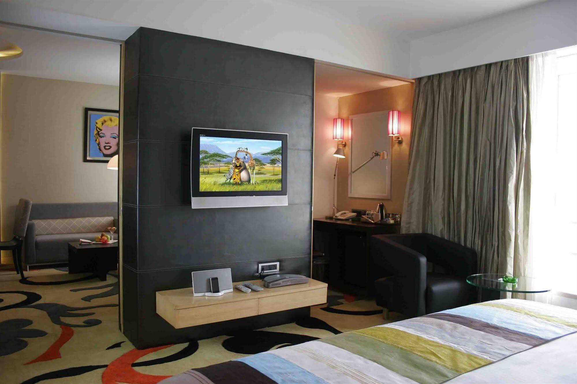 The Regale By Tunga Otel Mumbai Dış mekan fotoğraf