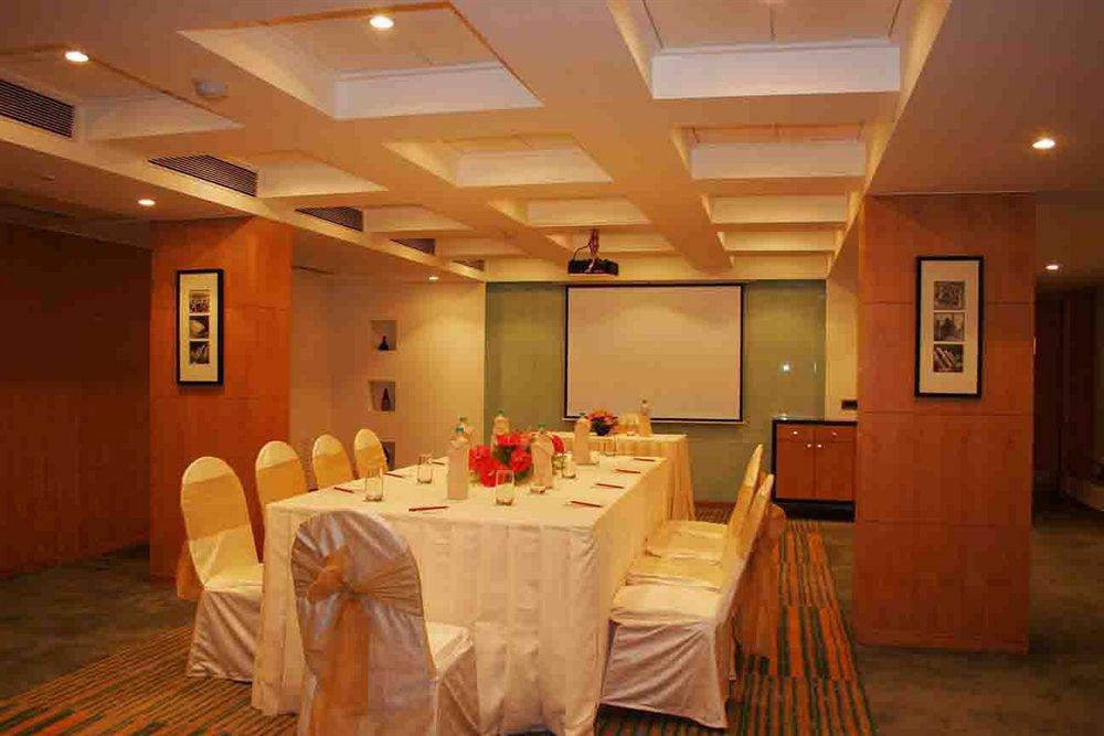 The Regale By Tunga Otel Mumbai Dış mekan fotoğraf
